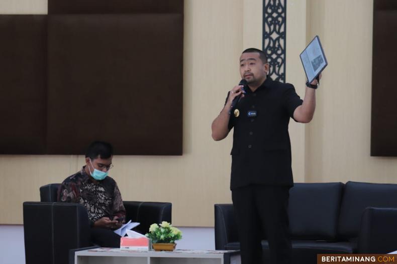 Wakil Gubernur Sumbar, Audy Joinaldy  saat menghadiri dan memberikan materi pada Baralek FMIPA Universitas Negeri Padang.