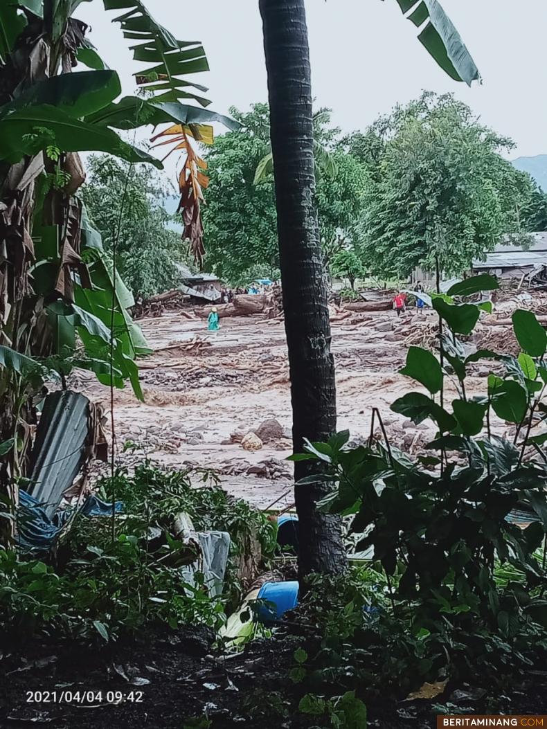 Puing Banjir Bandang yang menerjang Flores Timur. Foto: Humas BNPB