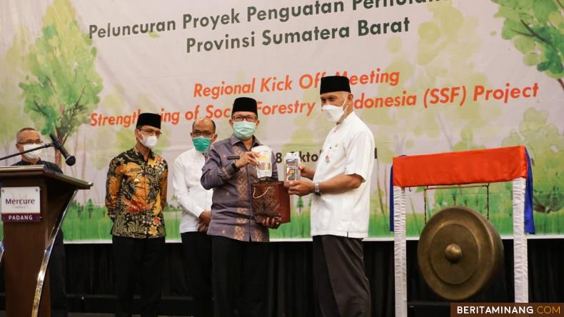 Gubernur Sumatera Barat Mahyeldi pada peluncuran Proyek Penguatan Perhutanan Sosial atau Strengthening of Social Forestry.