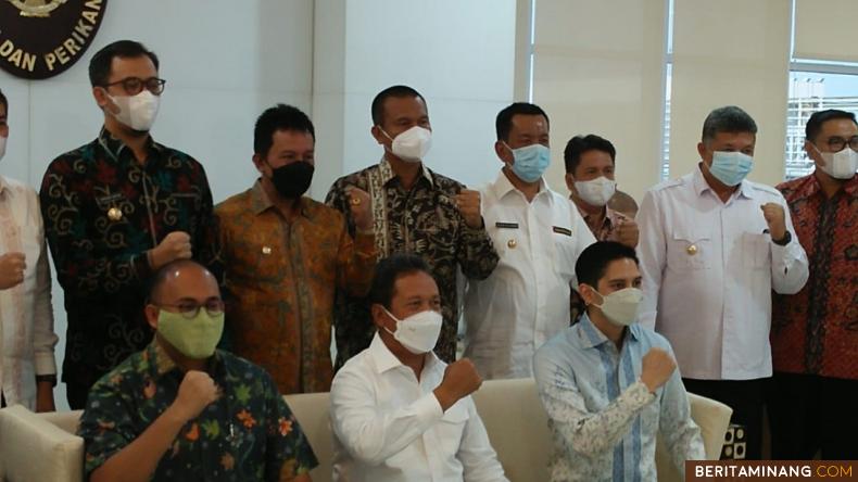 Bupati Pesisir Selatan, Rusma Yul Anwar, melakukan pertemuan dengan Menteri Kelautan dan Perikanan (Menteri KKP) RI, Sakti Wahyu Trenggono, di Jakarta Senin (12/4).