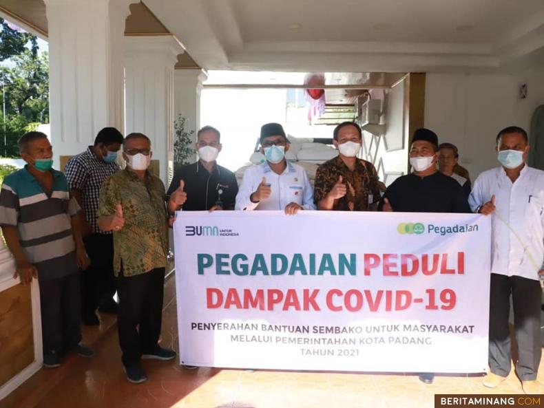 Pemko Padang saat menerima bantuan untuk tangani Covid-19. Foto: Humas Kota Padang