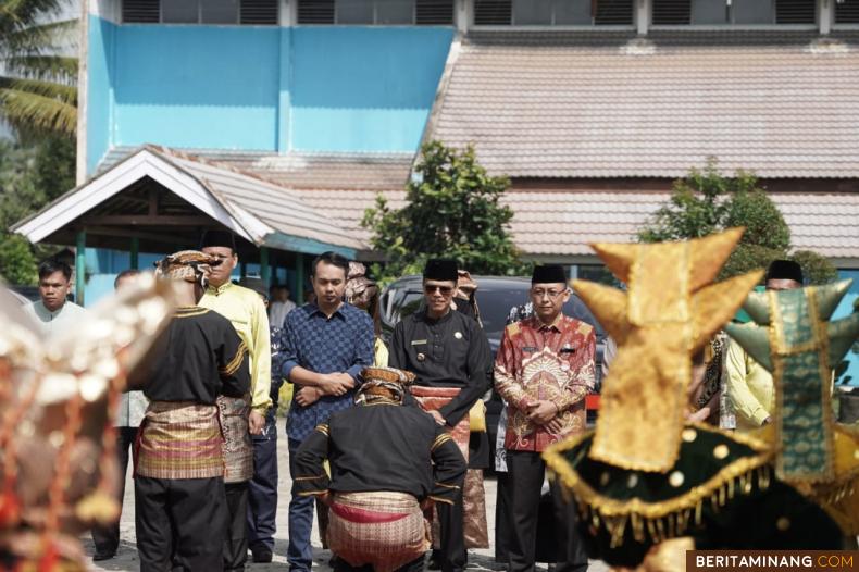 Bupti Safaruddin bersama Ketua DPRD Lima Puluh Kota menghadir gelaran P5 di SMK 1 Guguak,sabtu (2/9). Foto : Dok Smk 1 Guguak