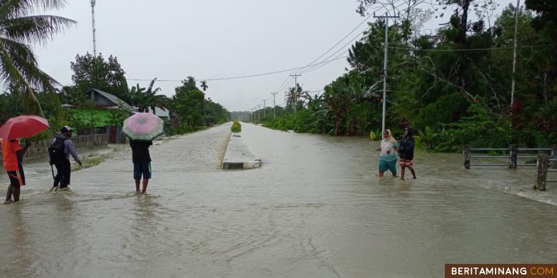 Banjir terjadi di Kabupaten Keerom, Provinsi Papua pada Jumat (2/4). Foto: BPBD Provinsi Papua
