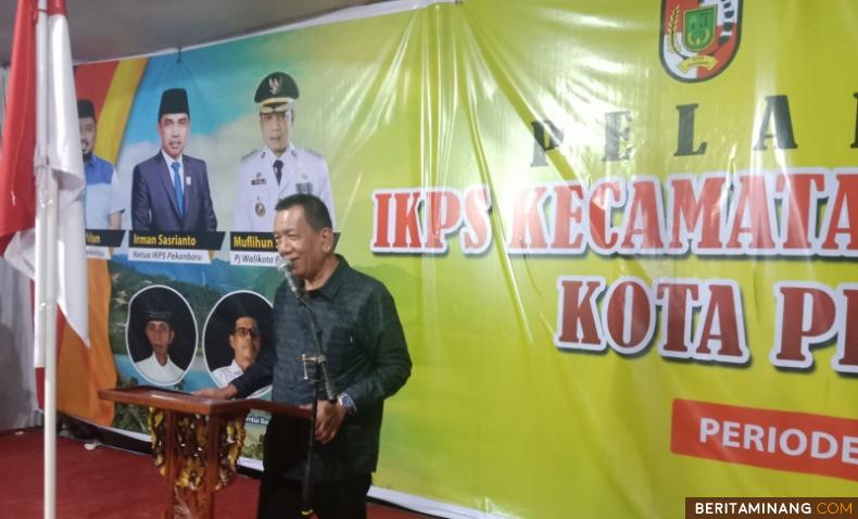 Bupati Pessel Rusma Yul Anwar saat pelantikan penguru IKPS di Kota Pekanbaru, Senin (14/11/2022). Foto: Kominfo Pessel