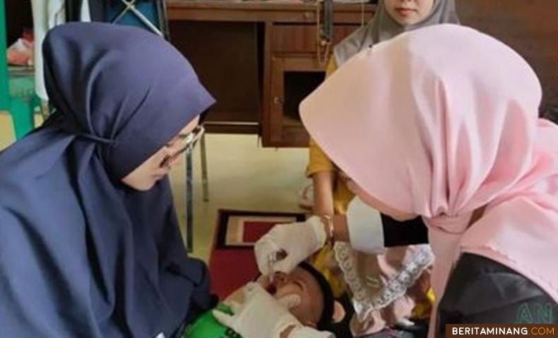 Ilustrasi vakinasi oral guna cegah polio di Padang Panjang. Foto: Dok. Kominfo Padang Panjang