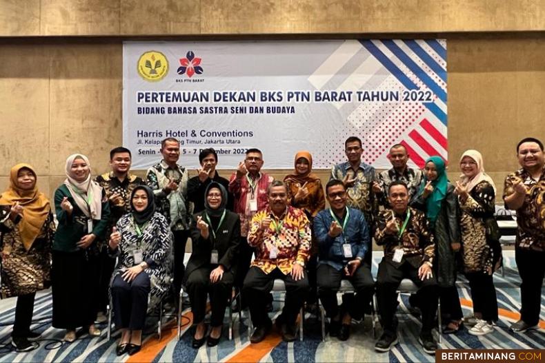 Kegiatan diskusi kelompok terpumpun yang dihadiri oleh Dekan BKS PTN Barat bidang Bahasa Sastra Seni dan Budaya yang diselenggarakan oleh FBS Universitas Negeri Jakarta pada 5-7 Desember bertempat di Hotel Harris, Jakarta. Foto MR