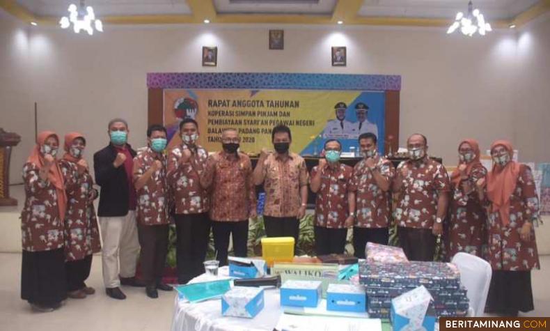 Wakil Walikota Padang Panjang Drs. Asrul foto bersama