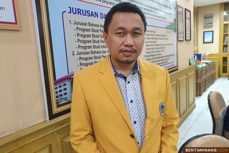 Dr. Havid Ardi, M.Hum., Wakil Dekan 1 Fakultas Bahasa dan Seni Universitas Negeri Padang.
