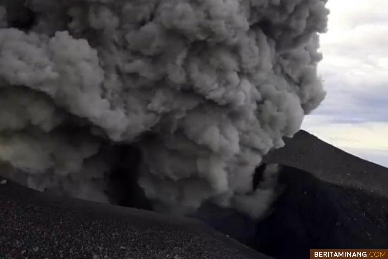 Erupsi Gunung Merapi yang terpantau petuhas PVMBG Kementrian ESDM, Kamis pagi ini (12/1/2023). Foto: Humas PVMBG