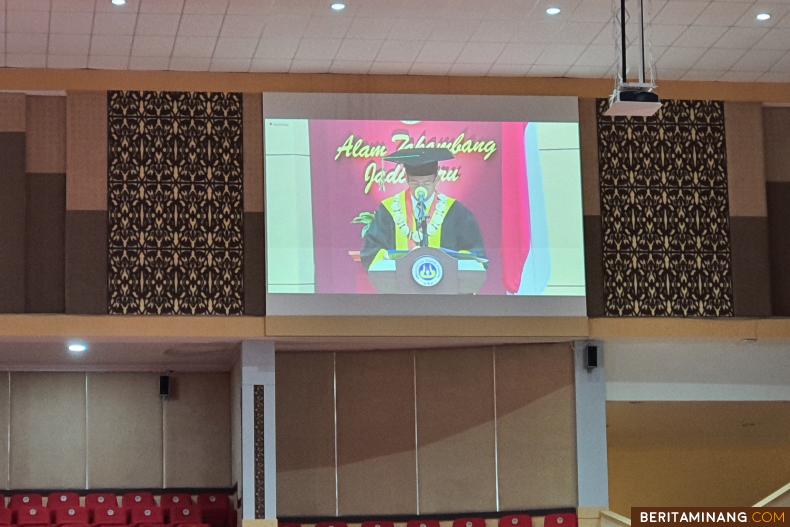 Hari Ini Minggu (21/6), Universitas Negeri Padang  mewisuda 869 lulusan secara virtual dan disiarkan melalui youtube.