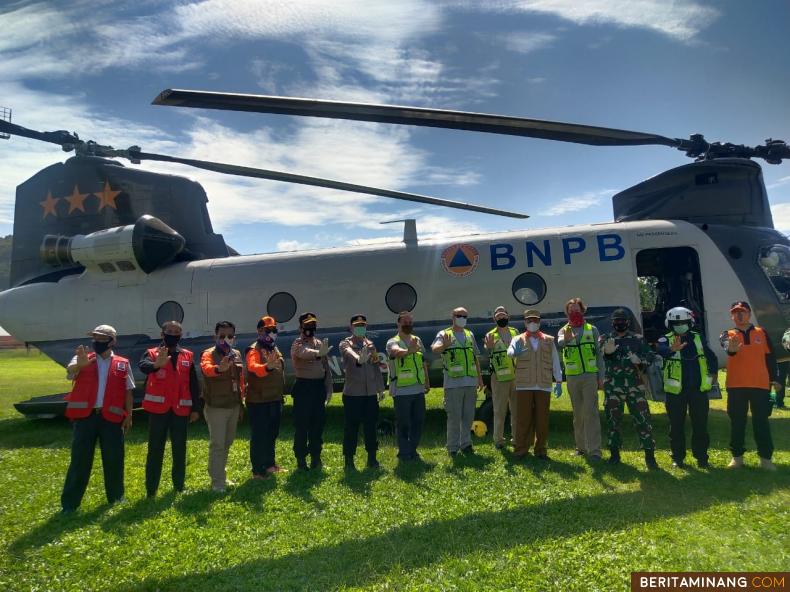 Heli Chinook  Mendarat di Singa Harau, Antarkan Bantuan BNPB