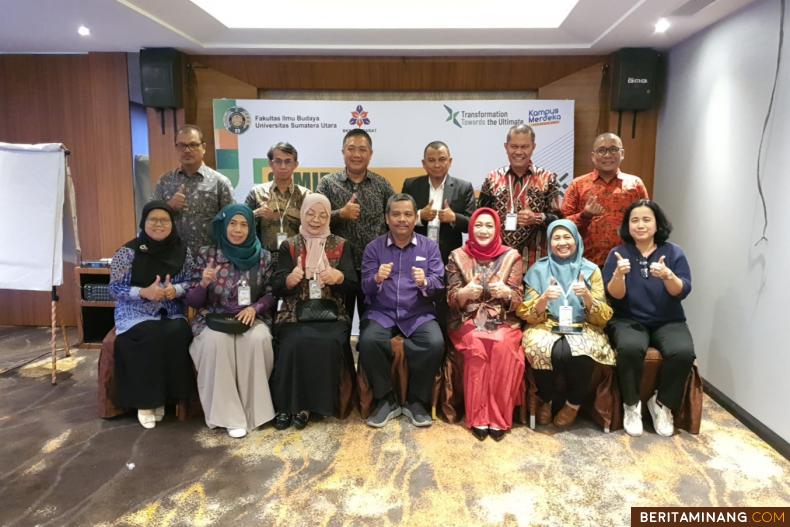 Dekan dan Wakil Dekan pesertaRapat Tahunan (SEMIRATA) BKS PTN Barat bidang Bahasa Sastra Seni dan Budaya pada Sabtu (26/8) di Medan. Foto MR.