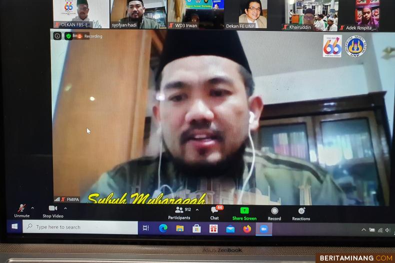 Ustaz Dr. Syofyan Hadi, M.Ag. penceramah Kegiatan Subuh Mubaraqah Universitas Negeri Padang yang dilaksanakan oleh FMIPA pada Jumat (23/10) pagi ini secara virtual.