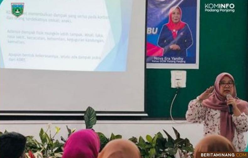 Suasana kegiatan Seminar Perempuan dan Anak dari Perspektif Psikologi, Kamis (22/12/2022) yang dilaksanakan GOW Padang Panjang. Foto: Kominfo Padang Panjang