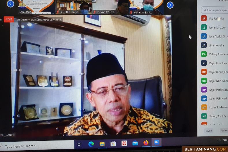 Rektor Prof. Ganefri Ph.D. membuka kegiatan Orientasi Program Permata Sakti Universitas Negeri Padang secara virtual pada Selasa (6/10).