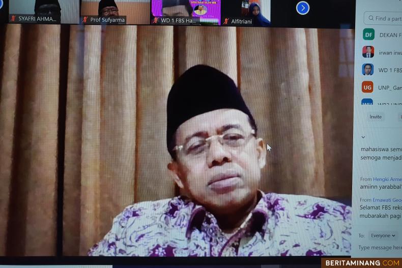 Rektor Prof. Ganefri, Ph.D. pada Subuh Mubaraqah yang dilaksanakan oleh FBS Universitas Negeri Padang secara virtual pada Jumat (16/10) pagi ini.