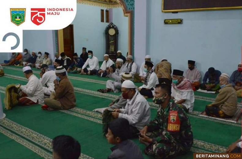 Wako Padang Panjang Fadly Amran bersama jamaah dalam program Shubuh Mubarakah.