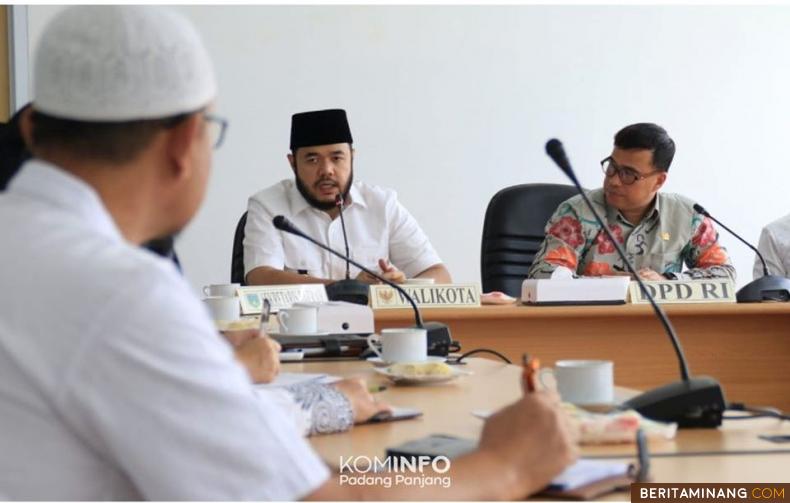Senator Alirman Sori bersama Wako Fadly Amran saat di Pemko Padang Panjang serap aspirasi.