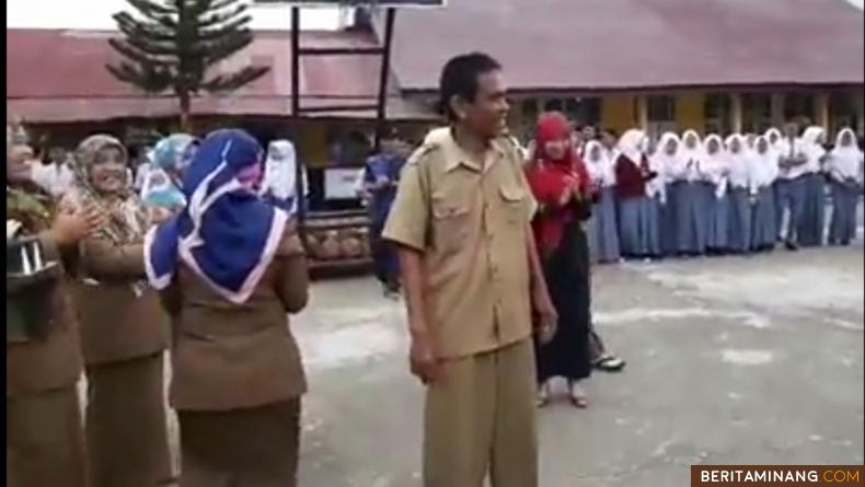 Kepsek SMA Negeri 6 Solsel, Edi Nasri, M. Si dalam suat kegiatan di sekolah yang terletak di Sungai Lambau, Padang Aro tersebut. Dok.
