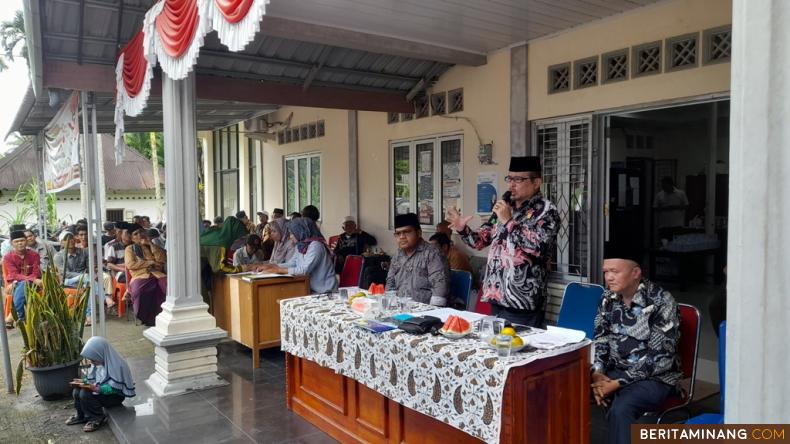 Anggota DPRD Provinsi Sumatera Barat dari Fraksi Gerindra Jasma Juni (JJ) Dt Gadang saat Sosper di Kecamatan Padang Sago, Kabupaten Padang Pariaman, Sabtu (3/9/2022). Foto: Rokcalva