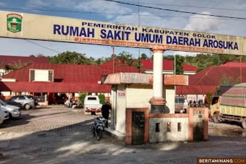 Gerbang RSUD Arosuka Kabupaten Solok. (rsudarosukacom)