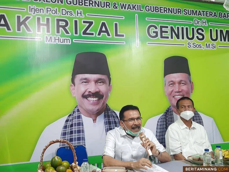 Pasangan bakal calon Gubernur Sumbar, Fakhrizal memberikan keterangan pers. Ist