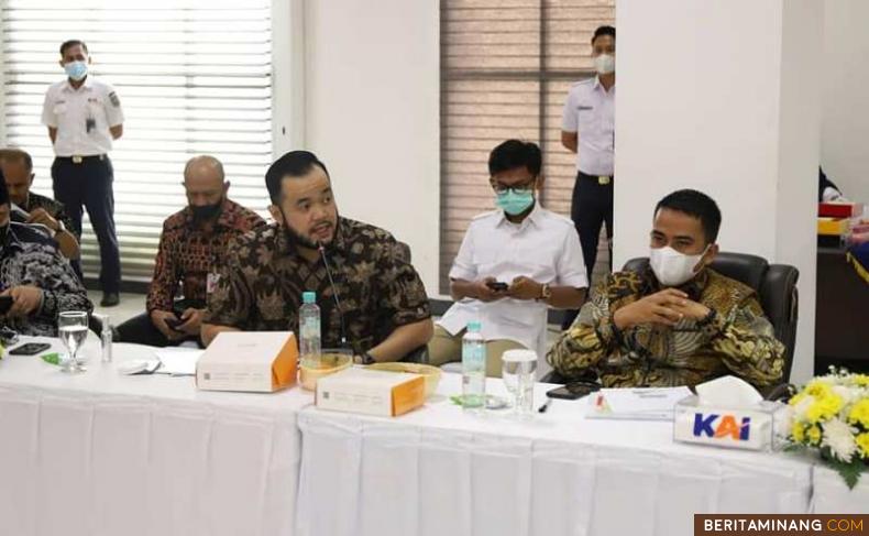 Wako Padang Panjang Fadly Amran saat bertemu dengan Dirut PT KAI.