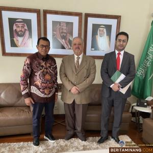 Bahas Pembukaan LIPIA, Rektor UNP Lakukan Pertemuan dengan Dubes Arab Saudi