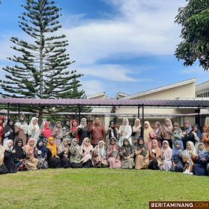 Dosen UNP Siapkan Guru SD dan SMP di Bukittinggi untuk Laksanakan Pembelajaran Muatan Lokal PKBAM