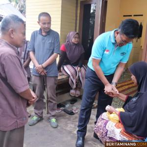 Kunjungi Korban Kebakaran, Wawako Erwin Yunaz Berikan Bantuan Kepada Yusnidar