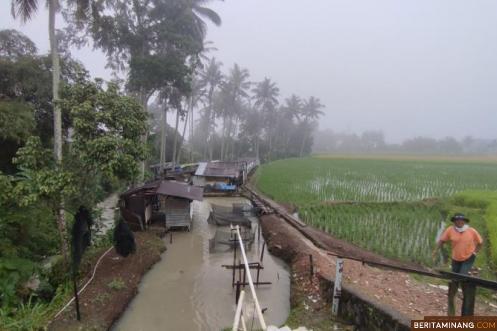 Memancing Kala Hujan, 2 Warga Meninggal Disambar Petir di Baringin Tanah Datar
