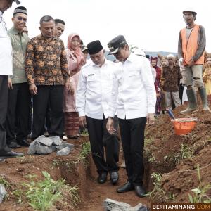 Pembangunan SMK Kesehatan Akabiluru Dilanjutkan, Gubernur Dan Bupati Liko Letakkan Batu Pertama