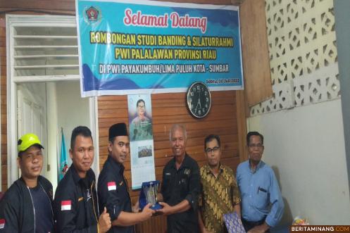 PWI Payakumbuh/Lima Puluh Kota Terima Kunjungan PWI Kabupaten Pelalawan Riau