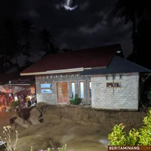 Sepuluh Rumah Rusak Akibat Banjir Bandang Landa Sungai Pagu Solsel