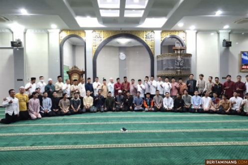 Subuh Mubarak Universitas Negeri Padang Pagi Ini: Peran Ekonomi Syariah untuk Peluang Wisata Halal