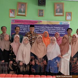 Tim PKM Matematika UNP Lakukan Workshop Perancangan Multimedia ke Guru Matematika SMA di Tanah Datar