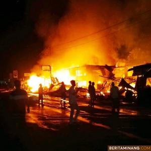 Update Kebakaran Kiliran Jao; 9 Ruko Terbakar, Kerugian Milyaran Rupiah